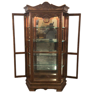 Pulaski Furniture Curio Cabinet