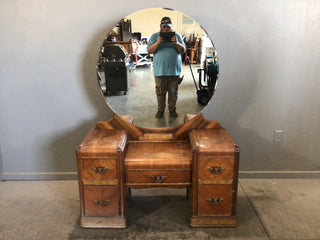 Vintage Vanity With Mirror