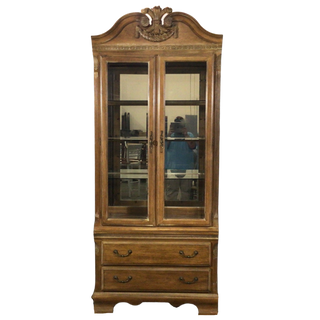 Lexington Furniture Curio Cabinet