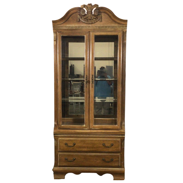 Lexington Furniture Curio Cabinet